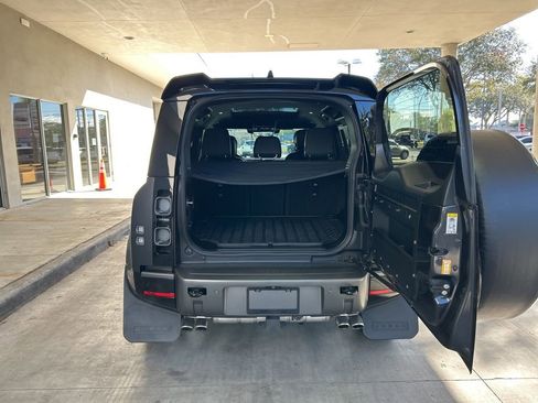 Used 2023 Land Rover Defender 110 Carpathian Edition image 39