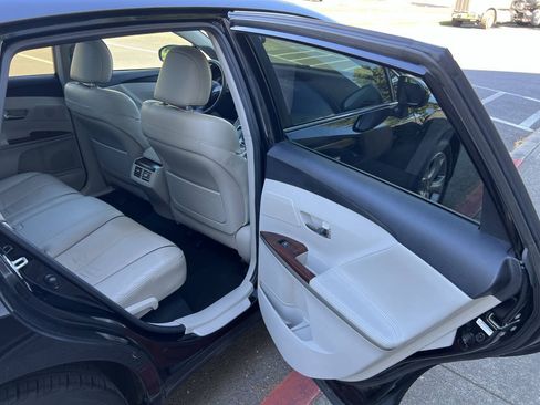 Used 2010 Toyota Venza w/ Comfort Pkg FWD image 10