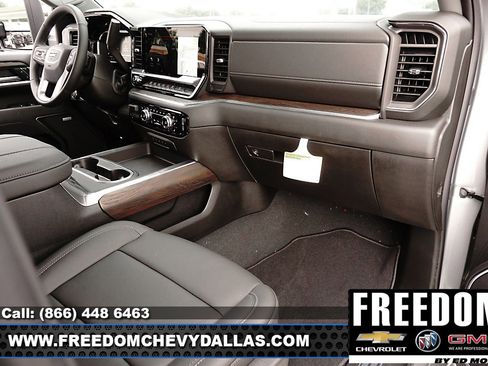 New 2025 GMC Sierra 2500 SLT w/ Texas SLT Premium Package image 12