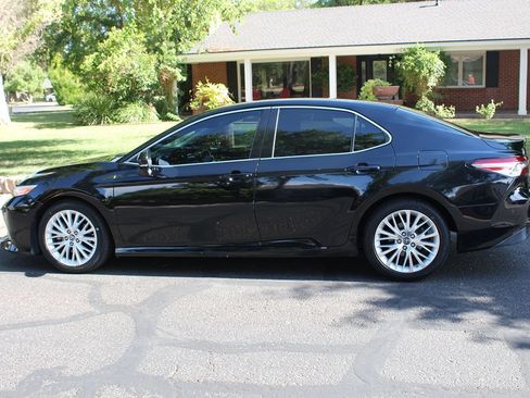 Used 2018 Toyota Camry XLE FWD image 41