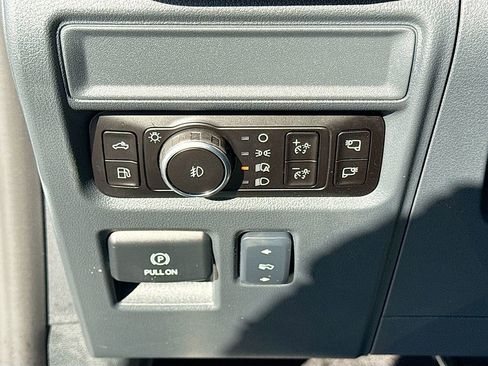 New 2025 Ford F150 Lariat w/ Equipment Group 502A High image 31