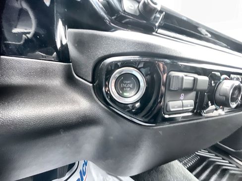 Used 2025 Chevrolet Silverado 1500 LT RWD image 17