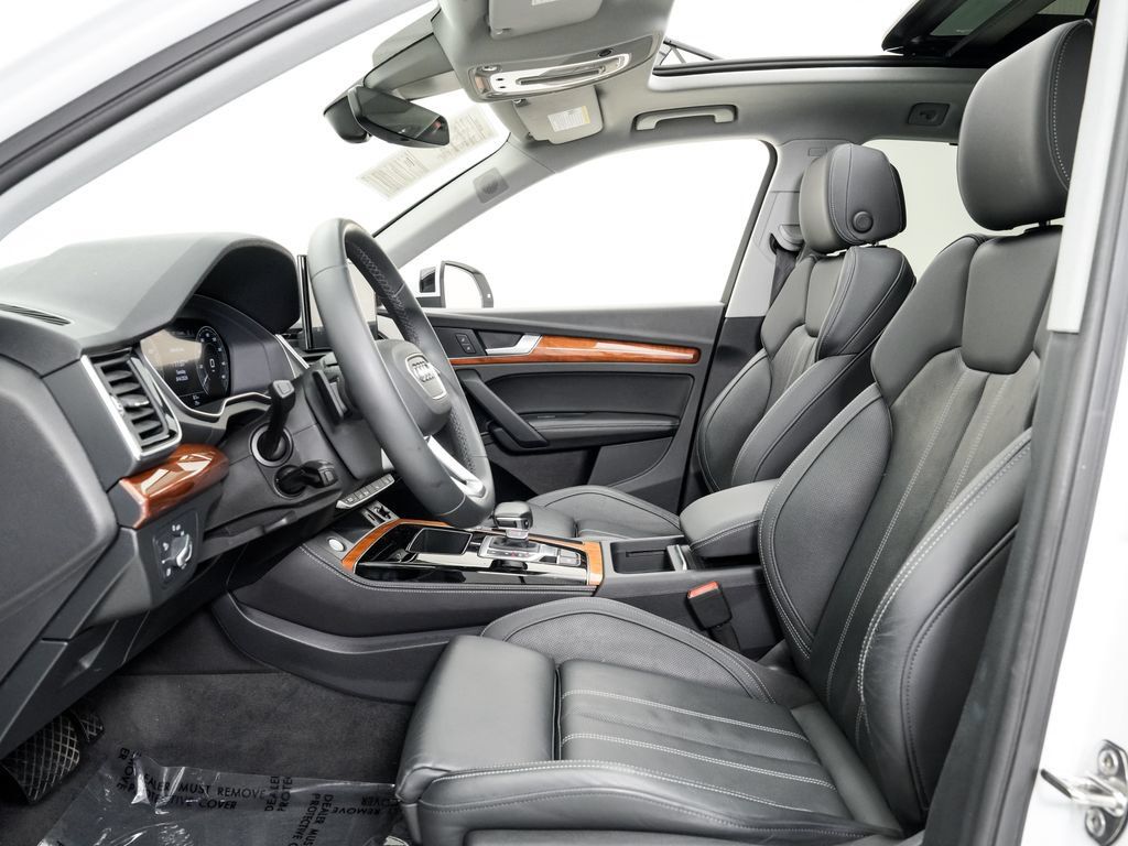Used 2021 Audi Q5 e Premium Plus AWD/4WD image 6