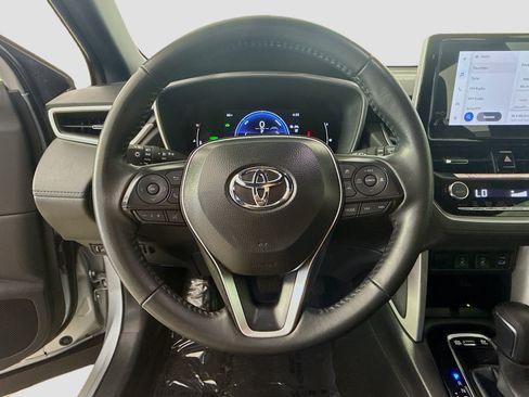Used 2025 Toyota Corolla Cross AWD Hybrid w/ Convenience Package image 13