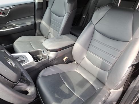 Used 2024 Toyota RAV4 XLE Premium FWD image 15