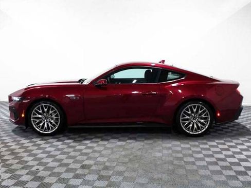 Used 2025 Ford Mustang GT Premium RWD image 3