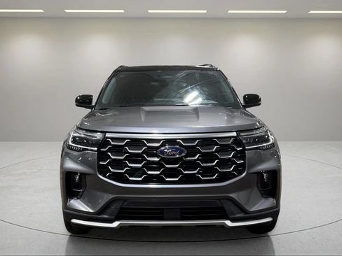 Used 2026 Ford Explorer Platinum w/ LUX Leather Package AWD/4WD image 17