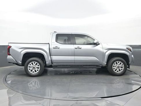 Used 2026 Toyota Tacoma SR5 AWD/4WD image 2
