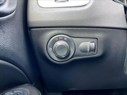 Used 2018 Jeep Compass Sport image 33