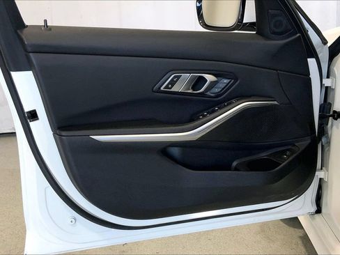 Used 2022 BMW 330i Sedan w/ Convenience Package RWD image 24