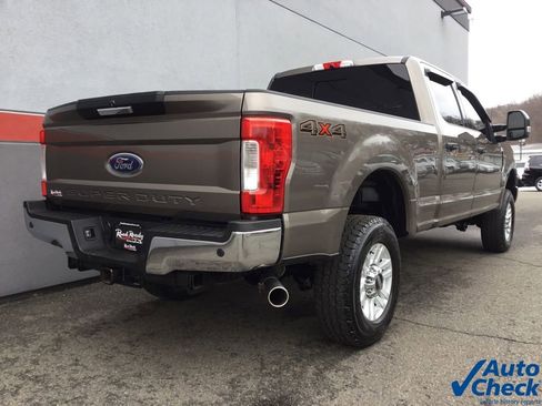 Used 2019 Ford F250 XLT w/ XLT Premium Package image 10