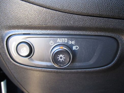 Used 2024 Chevrolet Equinox LT image 30