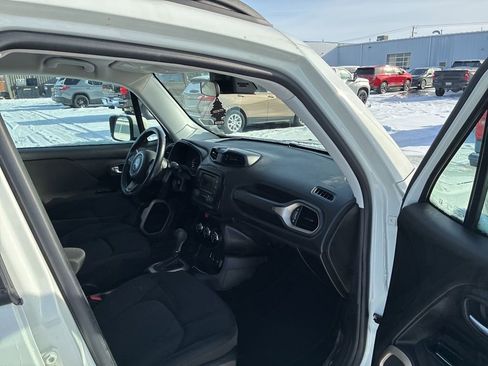 Used 2016 Jeep Renegade Latitude image 21