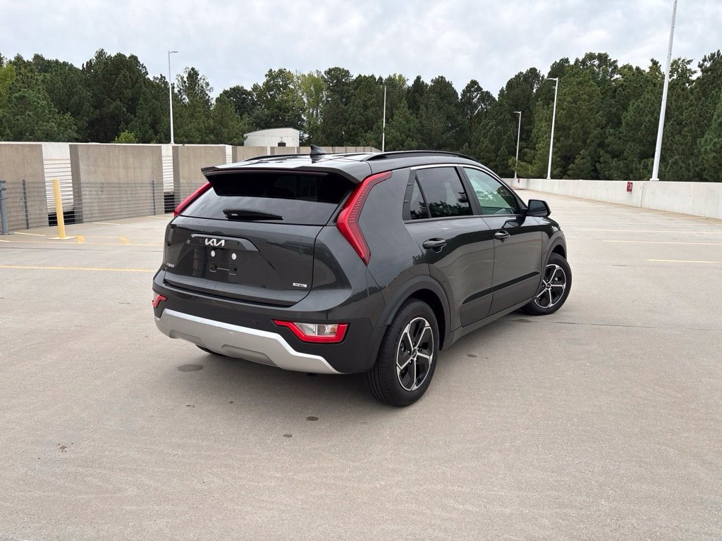 Used 2023 Kia Niro EX FWD image 3