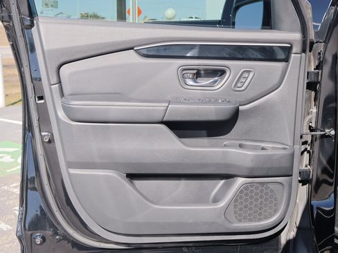 Used 2023 Honda Pilot EX-L image 12