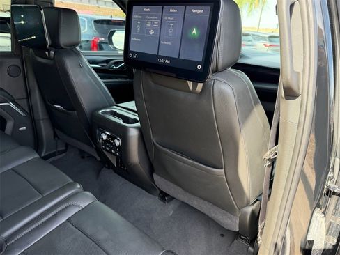 Used 2021 GMC Yukon XL Denali w/ Denali Premium Package image 15