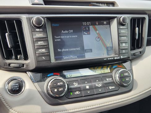 Used 2018 Toyota RAV4 XLE AWD/4WD image 20