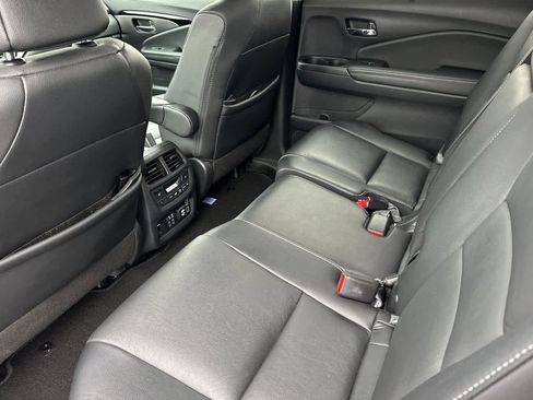 Certified 2020 Honda Pilot Touring image 14