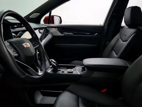 Certified 2024 Cadillac XT6 Premium Luxury image 12