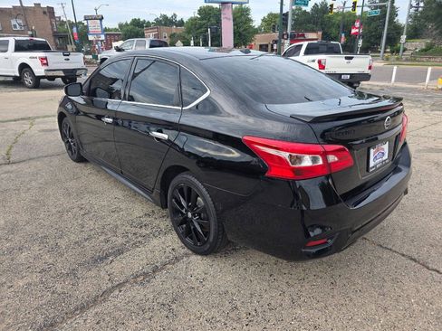 Used 2018 Nissan Sentra SR w/ Technology Package FWD image 4