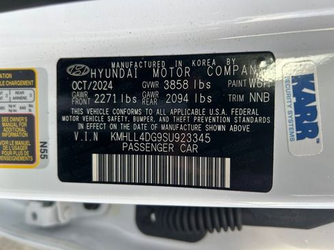 Certified 2025 Hyundai Elantra SE image 34