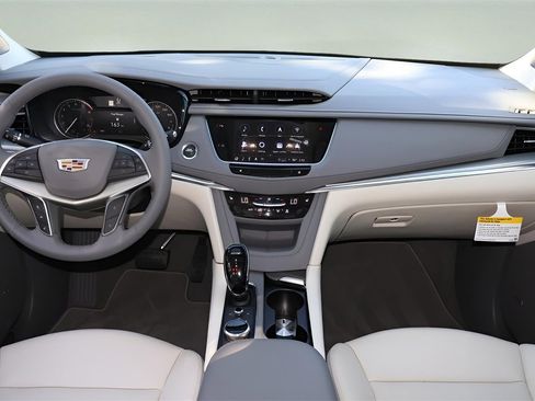 New 2025 Cadillac XT5 Premium Luxury image 14