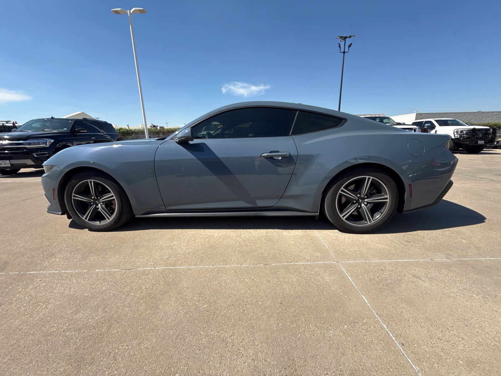 Used 2025 Ford Mustang Coupe RWD image 4