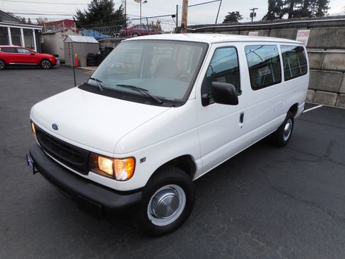 Used 2002 Ford E-350 and Econoline 350 XL image 4
