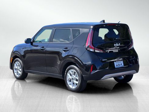 Certified 2025 Kia Soul LX w/ LX Technology Package FWD image 6