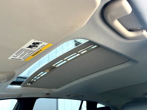 Used 2011 Mercedes-Benz R 350 BlueTEC 4MATIC image 31