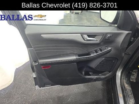 Used 2024 Ford Escape Platinum AWD/4WD image 9