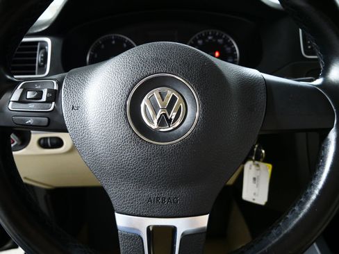 Used 2014 Volkswagen Jetta SE FWD image 25