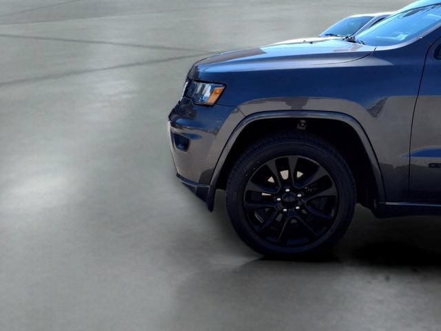Used 2019 Jeep Grand Cherokee Altitude AWD/4WD image 22