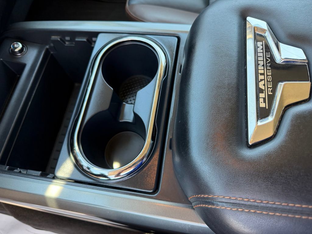 Used 2018 Nissan Titan Platinum Reserve AWD/4WD image 15