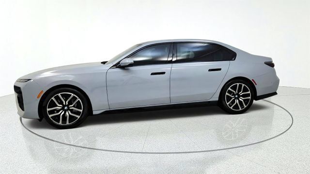 Used 2025 BMW 740i RWD image 4