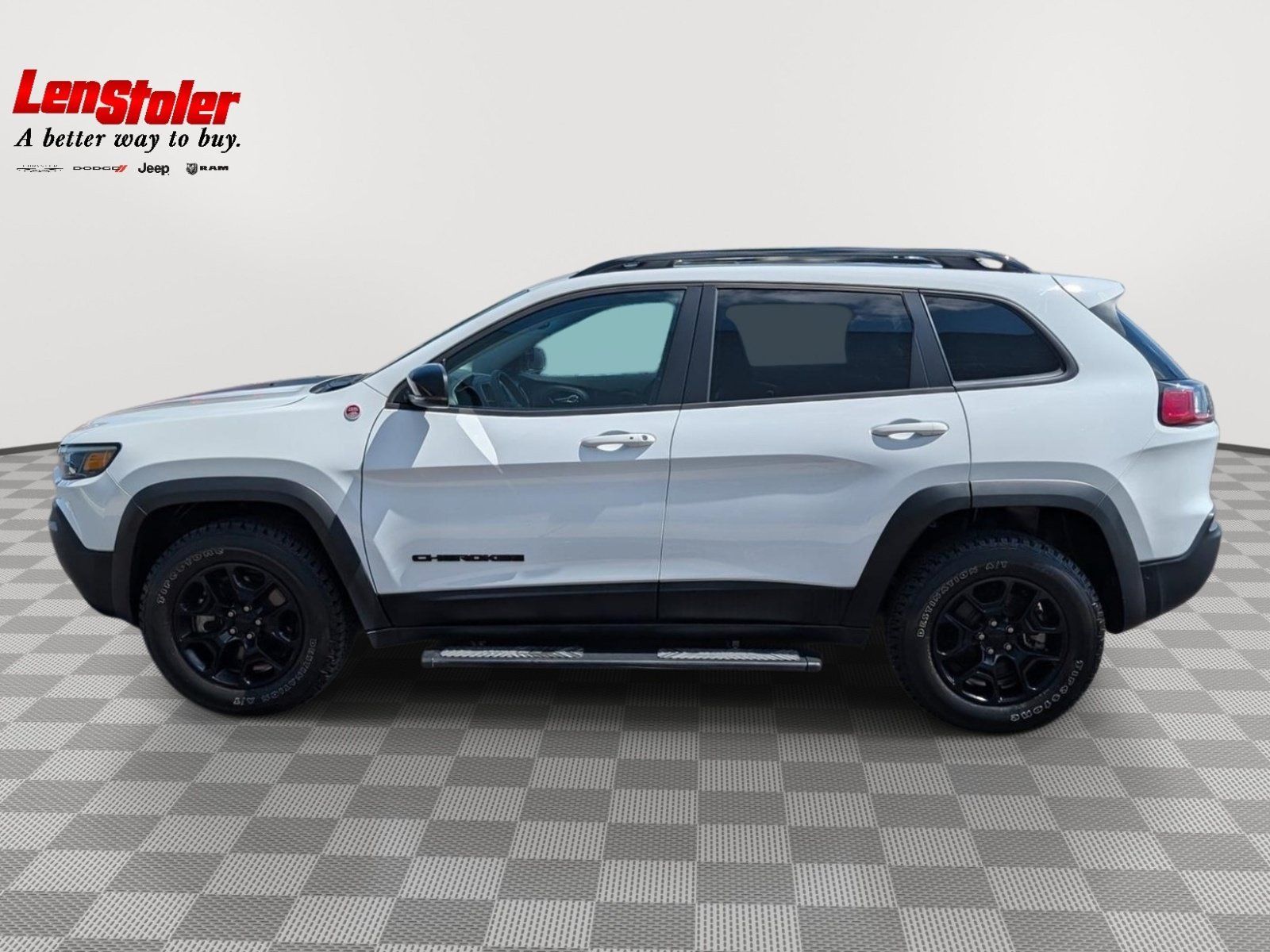 Used 2023 Jeep Cherokee Trailhawk w/ Sun & Sound Group AWD/4WD image 2