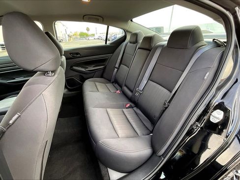 Used 2024 Nissan Altima 2.5 SV image 23