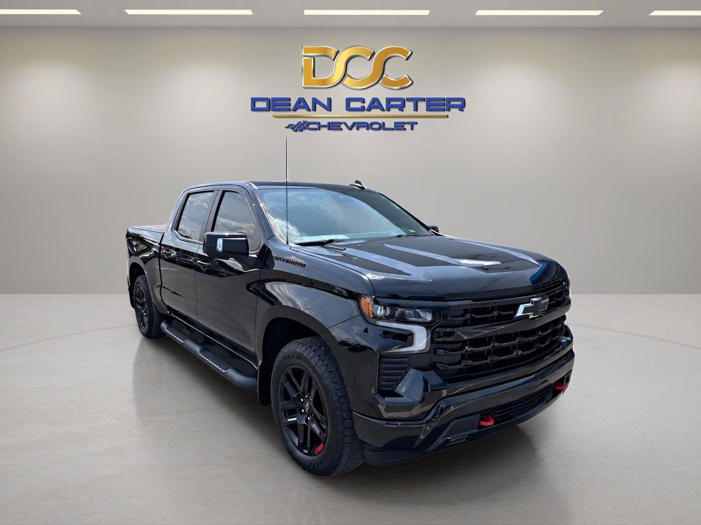 Used 2022 Chevrolet Silverado 1500 RST w/ Redline Edition AWD/4WD image 3