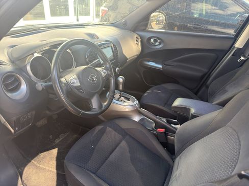 Used 2011 Nissan Juke SV image 4