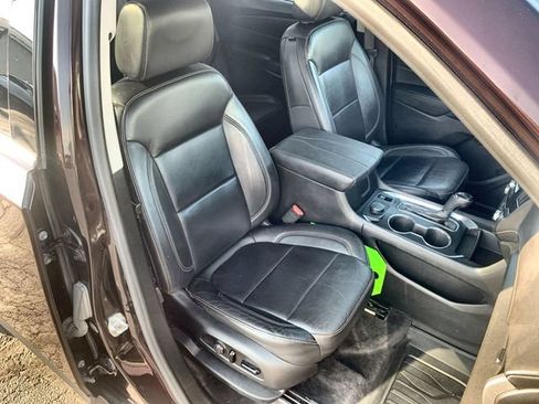 Certified 2020 Chevrolet Traverse LT w/ LT Premium Package AWD/4WD image 29