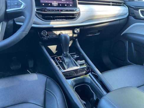 Used 2025 Jeep Compass Limited image 42