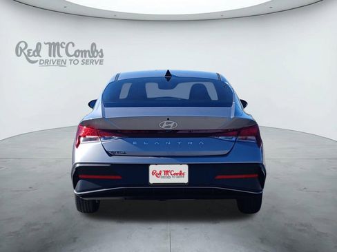 New 2026 Hyundai Elantra SE image 4