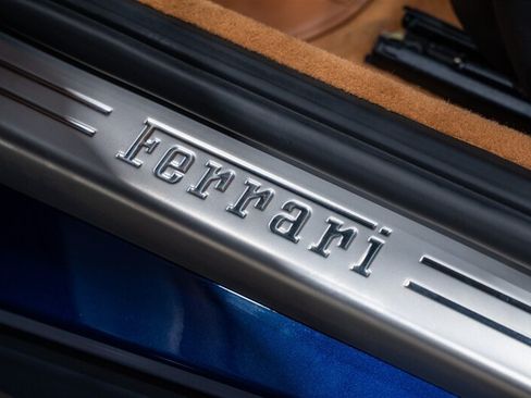 Used 2020 Ferrari Portofino RWD image 59