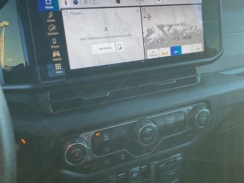 Used 2025 Jeep Wrangler Sport image 19