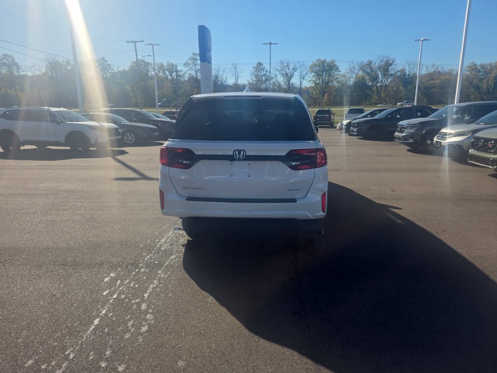 New 2027 Honda Odyssey Elite image 4