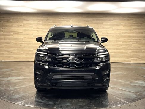 Used 2023 Ford Expedition XLT image 30