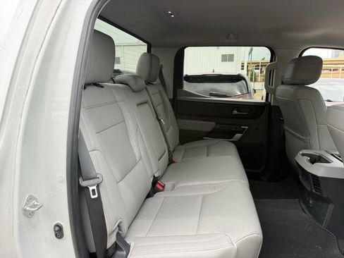Used 2023 Toyota Tundra Limited AWD/4WD image 35