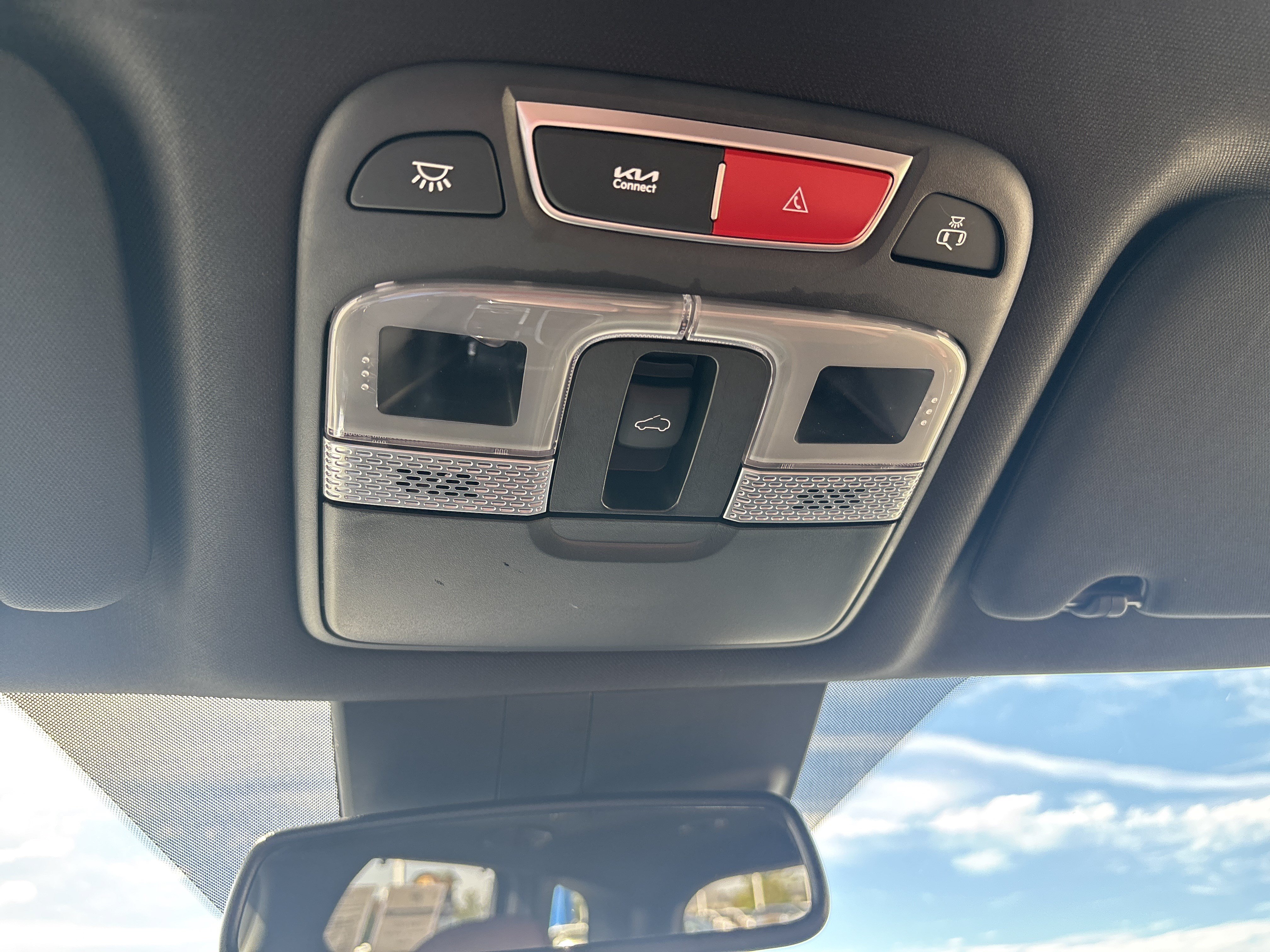 Used 2024 Kia Telluride EX w/ EX Captain's Chair Package AWD/4WD image 22