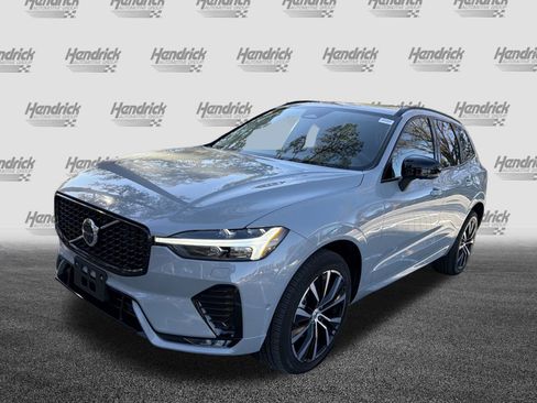 Certified 2025 Volvo XC60 B5 Plus image 5