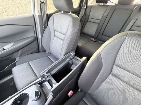 Certified 2025 Nissan Rogue SV image 19